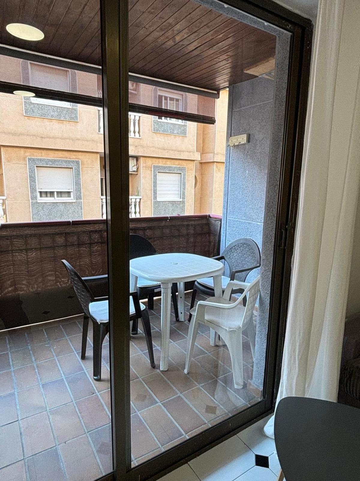 Просторная Квартира Рядом С Морем В Хорошем Районе Torrevieja Esterno foto